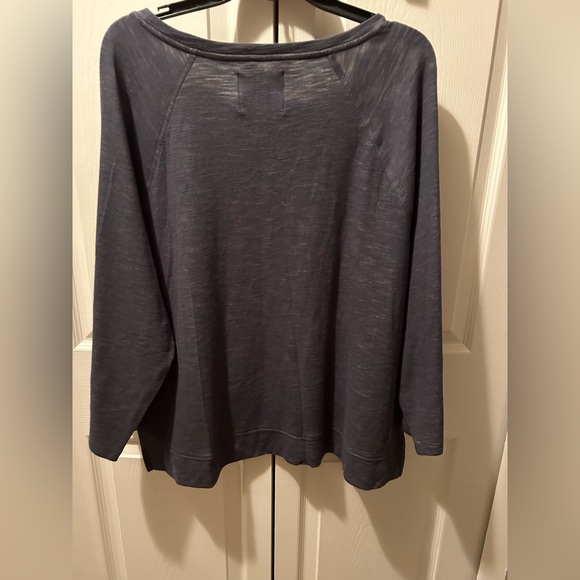 NWT Victoria Sport gray sweatshirt size medium - Picture 3 of 3